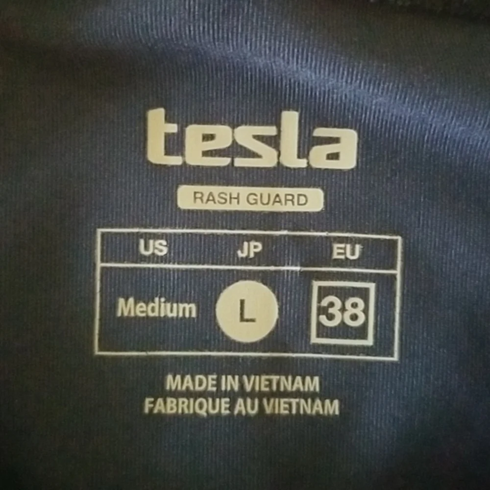 Tesla surfista rash guard shirt‎ med